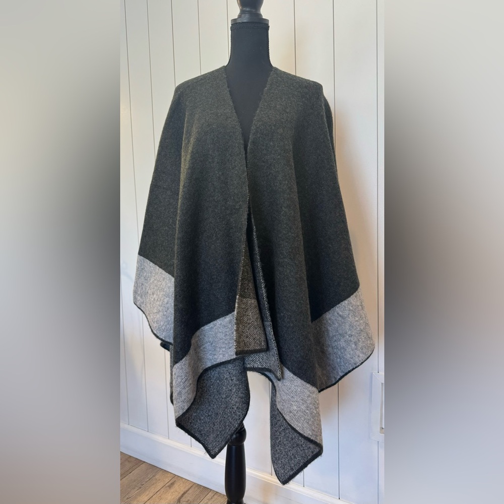 Brand new lovestitch cape